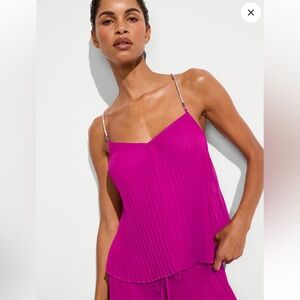 NWT shiffon Shine Rope pleated top by VS in berrylicious size M